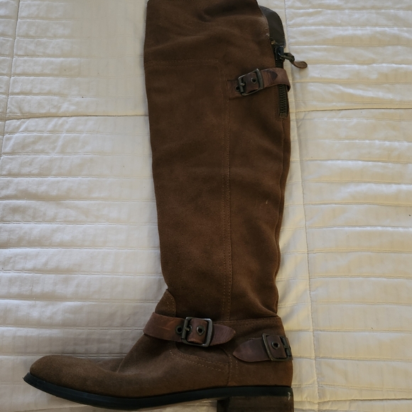 Boots - Picture 3 of 3